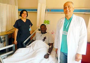 Sudanlı hasta Antalya da ameliyat oldu